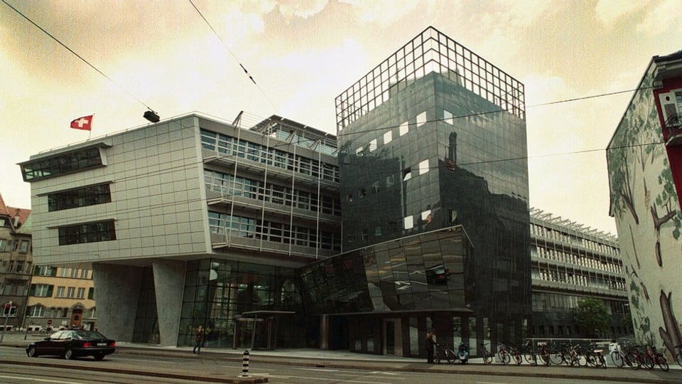 Ils bajetgs dals dus uffizis federals a Berna.