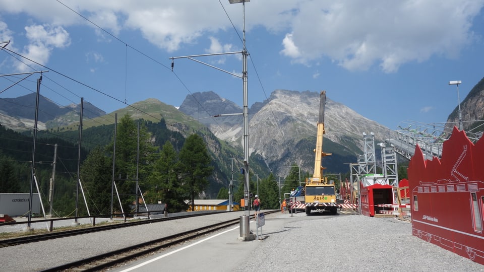 Cun ina crana vegnan las tschintas da transport stgargiadas. 