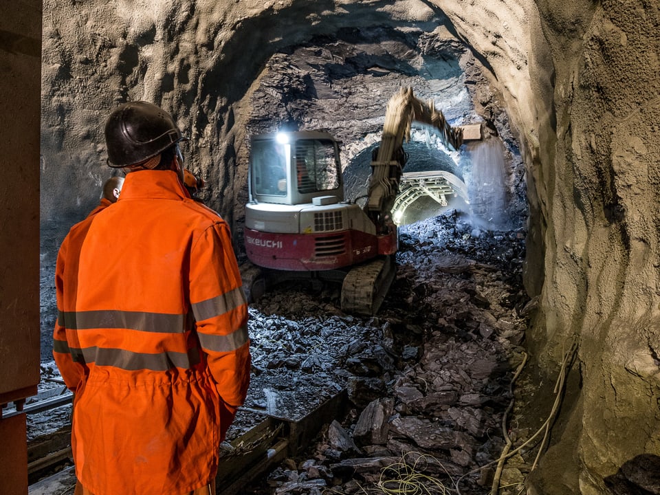 Il tunnel sto vegnir pli grond.