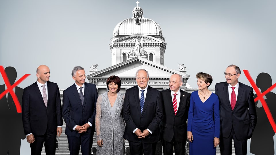 Il Cussegl federal cun set commembers e dus da la vart èn stritgads tras.   