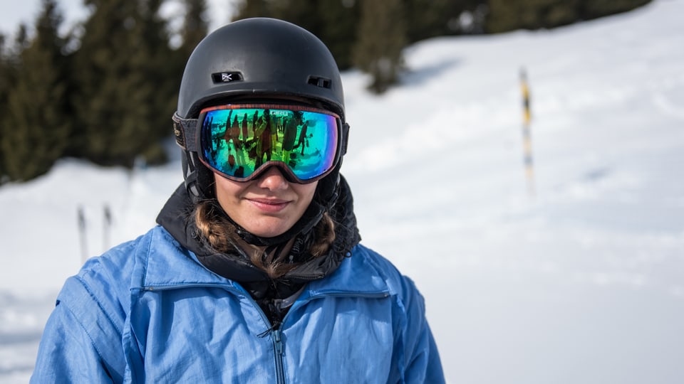 Michelle Reber è vegnida da Winterthur cun ses skis per far in 180, forsa era cun grab.