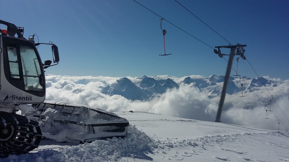 Maschina da pista tar il runal dal Péz Ault.