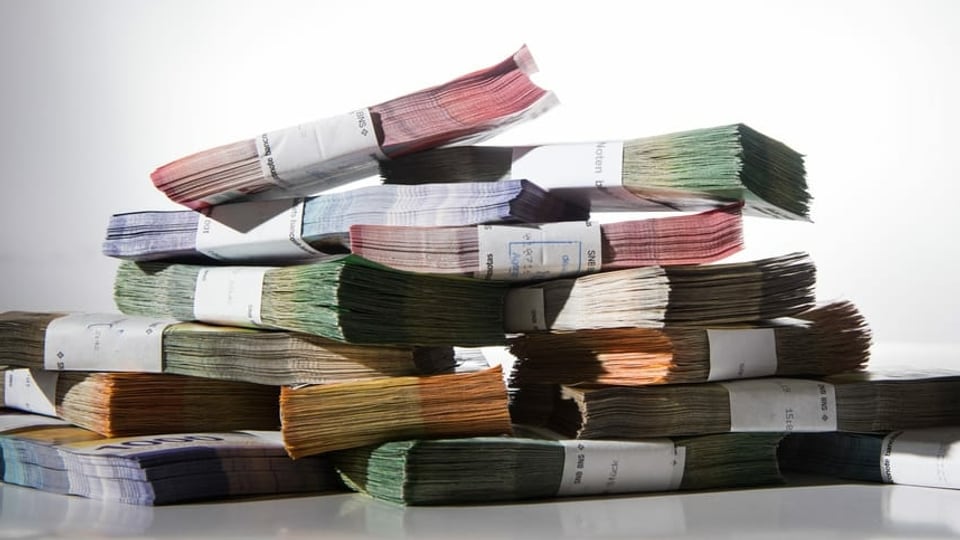 Bancnotas svizras sin plunas.