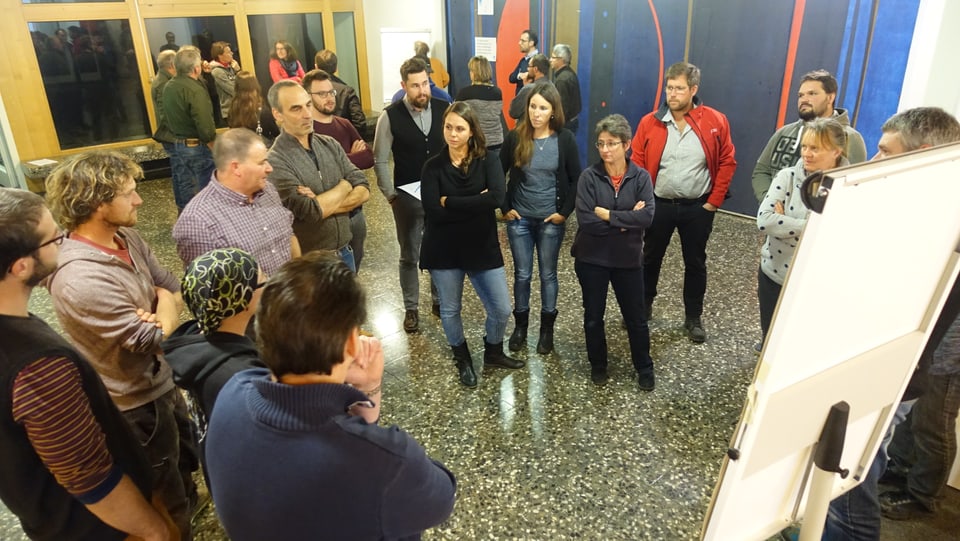 Quatter gruppas da lavur han elavurà ideas per il futur.
