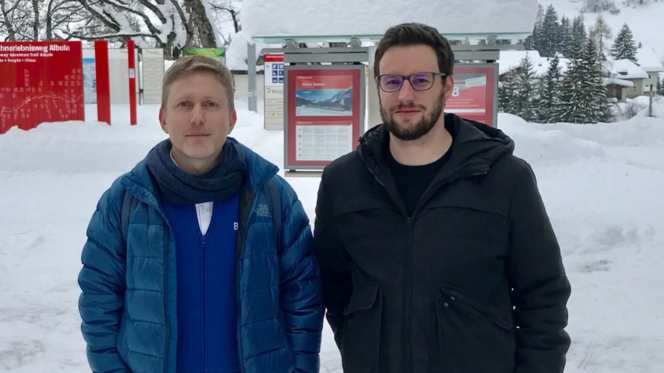 Kevin Quattropani (president da l'uniun ils pli bels vitgs da la Svizra) ed il president communal da Bravuogn Filisur Luzi C. Schutz. 