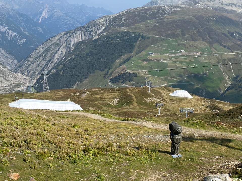Vista sin dus deposits en il territori da l'alp Gurschen