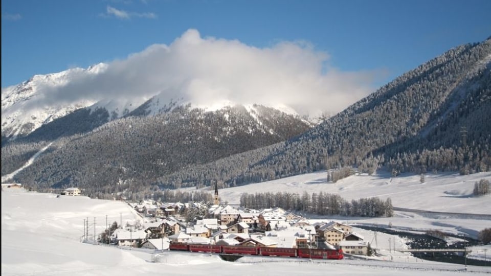 S-chanf d'enviern cun tren cotschen davant 