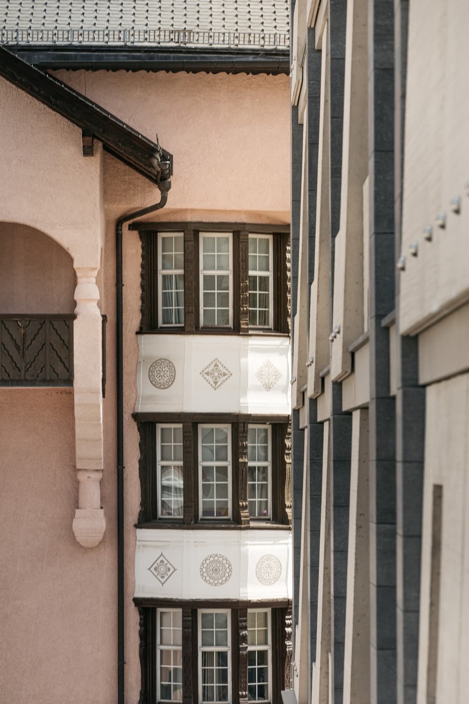 Erker als Detail des neuen Hotels in Pontresina.