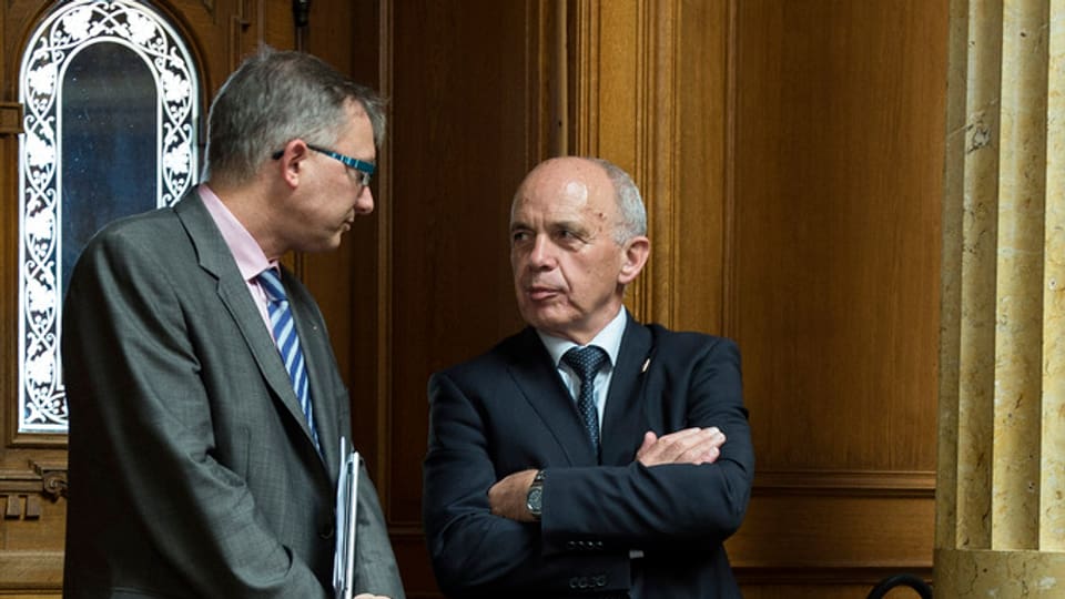 Cusseglier federal Ueli Maurer cun il schef dal Servetsch da spiunadi da la Confederaziun, Markus Seiler.