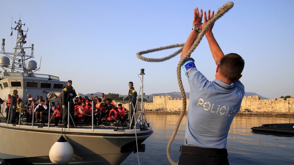 Schuldads da l'UE dastgan per la prima giada controllar e confiscar bastiments sin la mar.