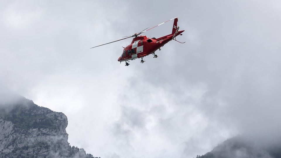 Rega rettet Mann in Sedrun aus einer Schlucht.