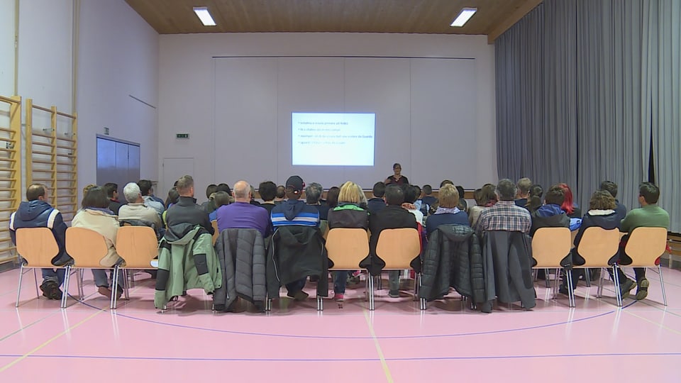 Saira d'infuomaziun ad Ardez Geniturs en vegnids infurmads a reguard il stgalim aut da la scola da Scuol