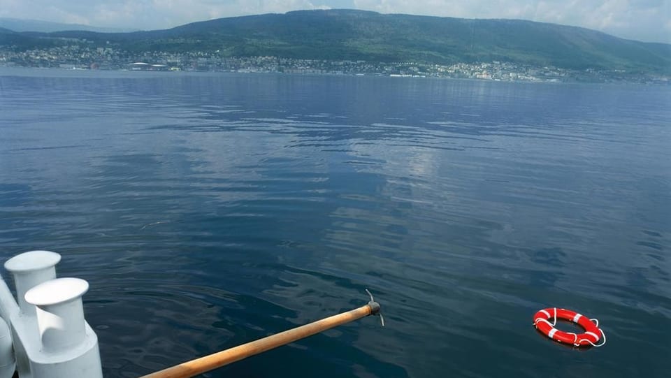 Ina emprova da salvament tar il lai da Neuchâtel. 