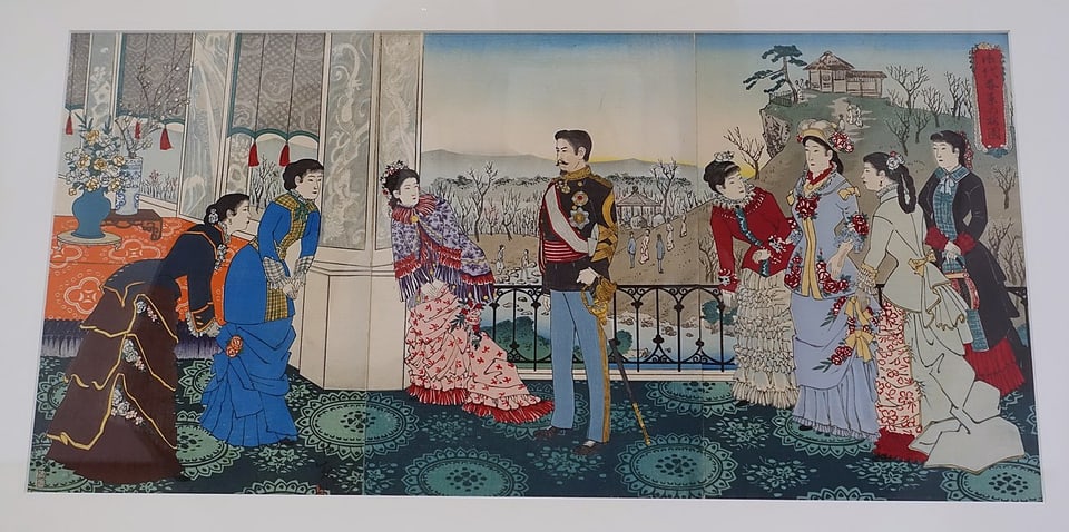 Pictura da l'imperatur Meiji e sia enturascha. 