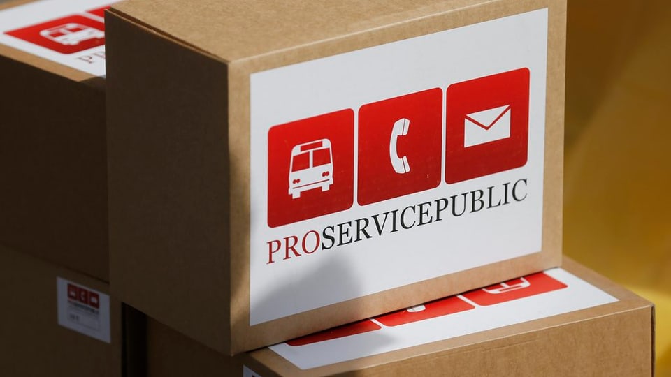 Stgatla cun suttascripziuns per l'iniziativa «Pro Service Public».