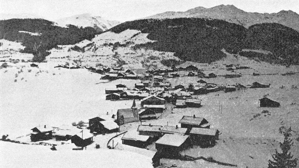 Breil: vista da S.Sievi anora sur Cuort, la pli lunga part dal vitg