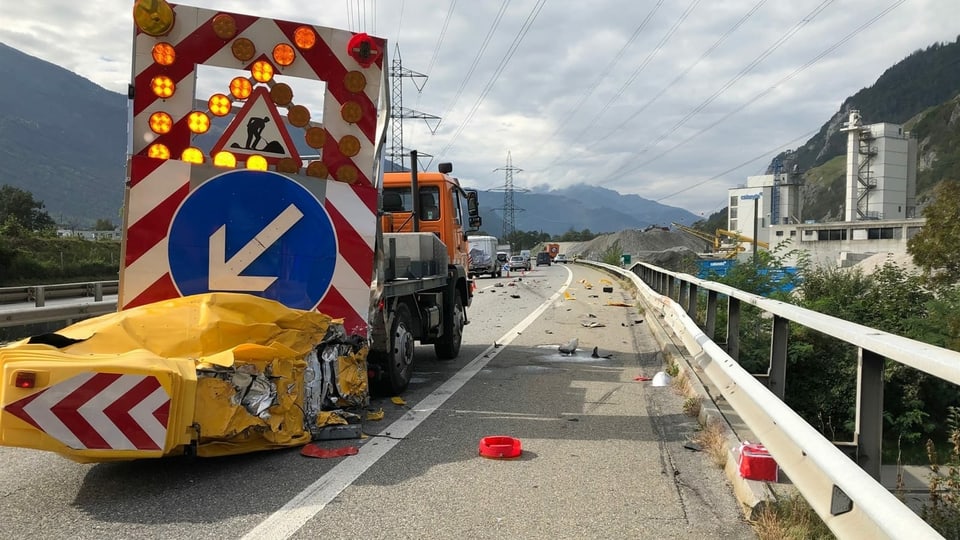 lieu d'accident, vehichel donnegià sin l'autostrada
