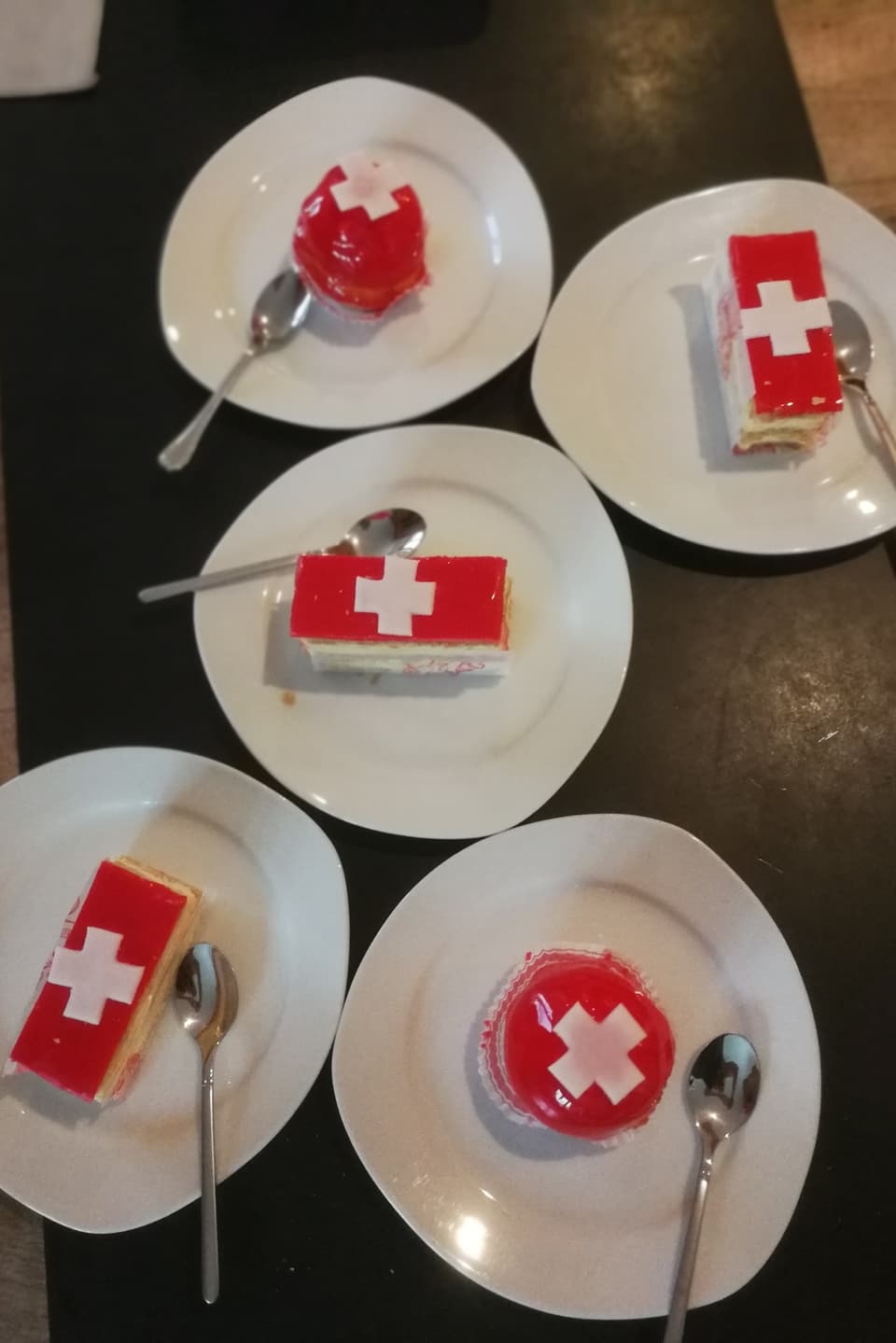 Intgins dultschins per festivar il natalizi da la Svizra.