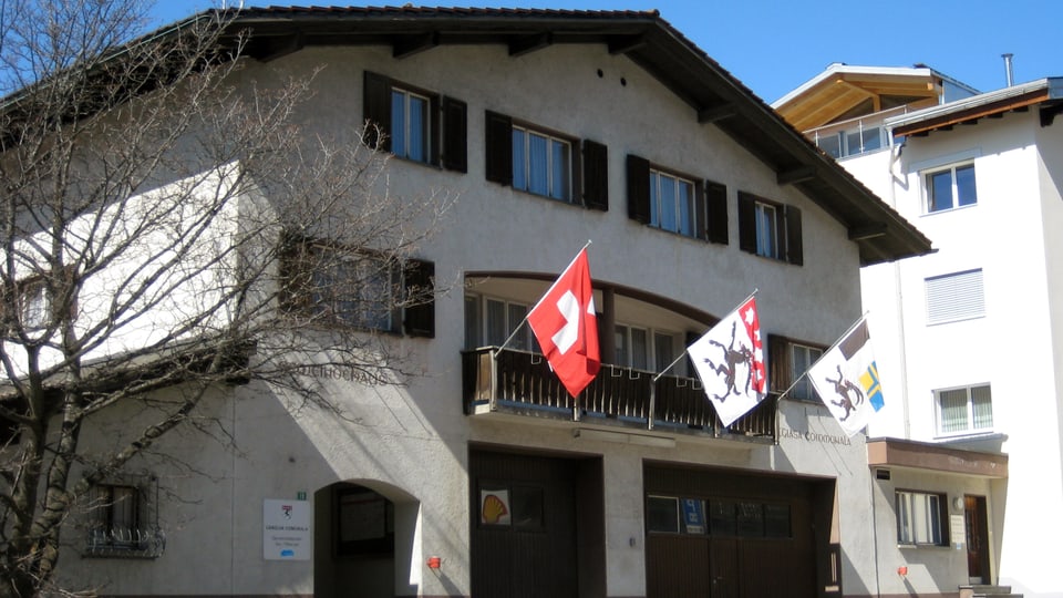 Enfin l’onn 2013 sa chattava l’administraziun da la vischnanca da Vaz en il bajetg ch'è da vesair sin la foto