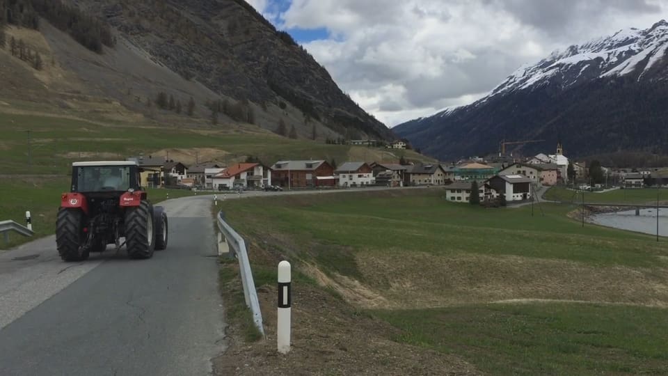 Tractor vers il vitg S-chanf.