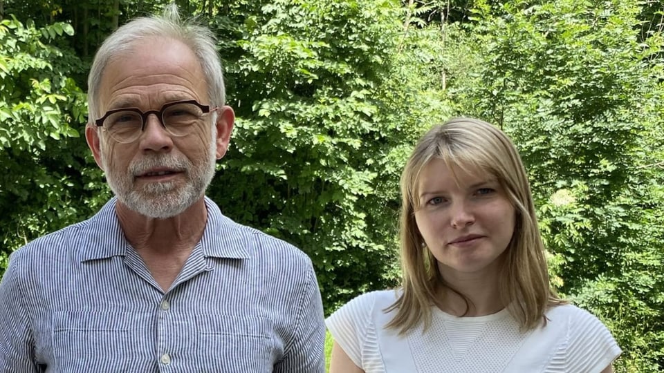 Il medi da chasa da Glion Hans-Ueil Fuchs e la nova media Vera von Dortmont. 