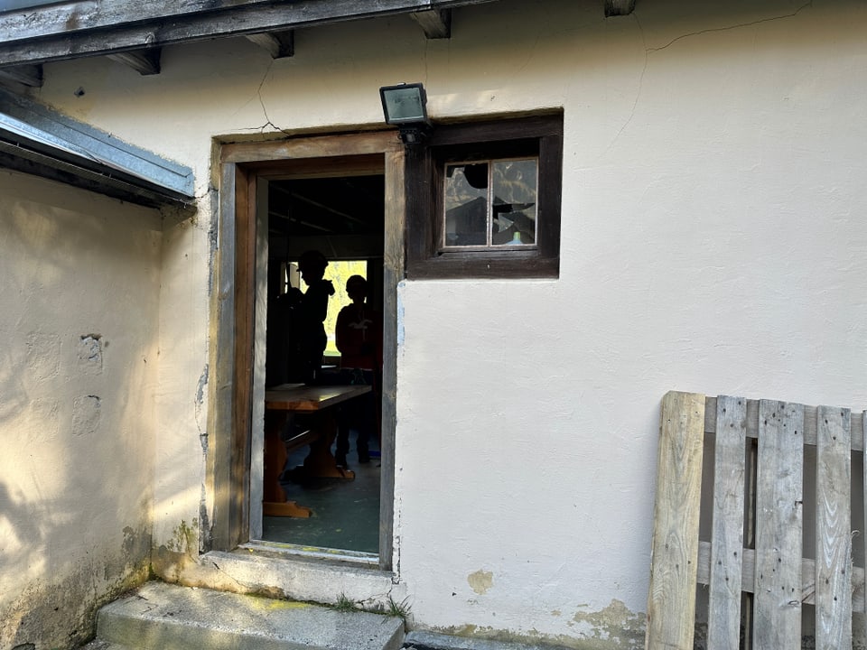 Es gibt viel zu tun, um das Schützenhaus zu renovieren.