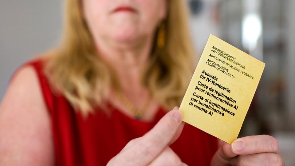 Dunna tegna entamaun in attest ch'ella ha il dretg sin la renta d'invaliditad