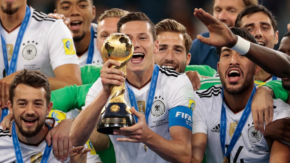 Julian Draxler e la squadra tudestga cun il Confederation Cup.