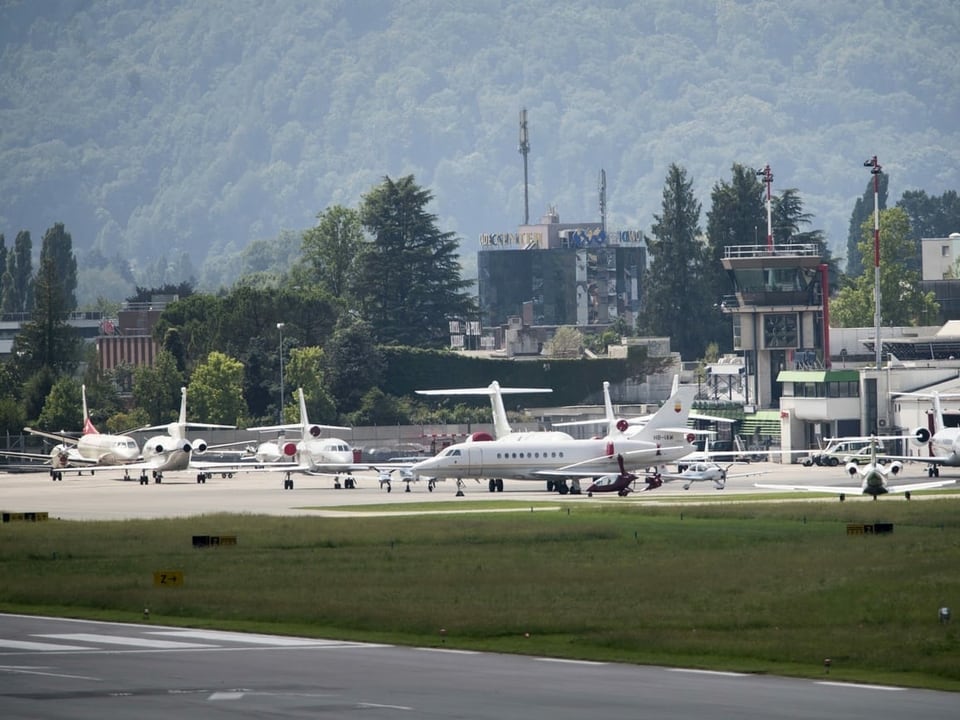 L'eroport da Lugano è curt avant la fin.