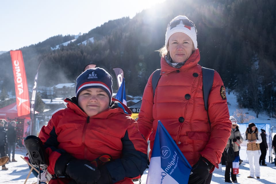 Mutter und Sohn im Rollstuhl an der Ski-WM in Courchevel