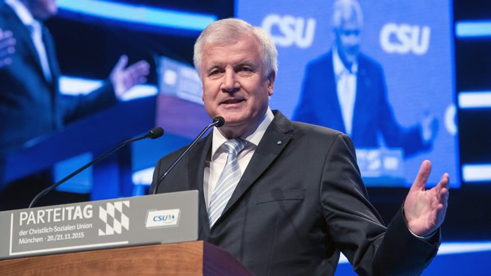 Horst Seehofer durant ses pled al di da partida da la CSU, ils 21 da november 2015.