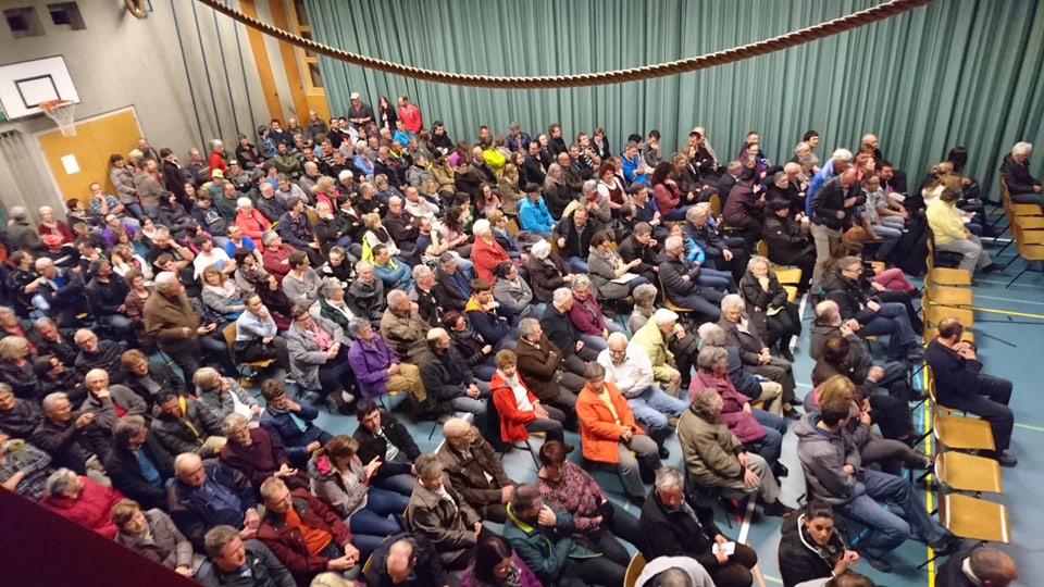 Grond interess a la radunanza communala da Val.