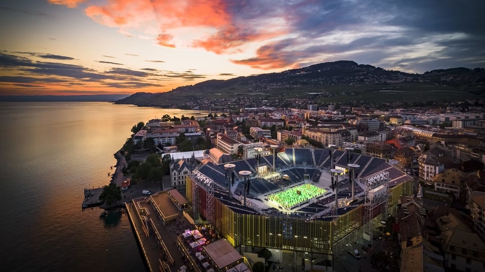 L’arena gronda sper il lai a Vevey ha 5 tribunas e porscha plaz per 20'000 persunas. 