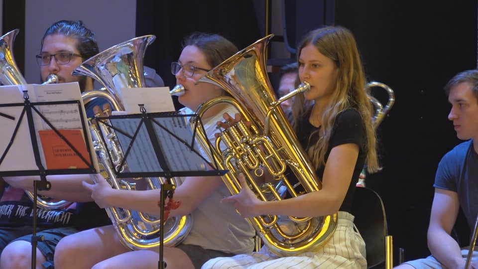 Die Jugendlichen der Jugend Brass Band Graubünden sind zwischen 12 und 25 Jahre alt. 