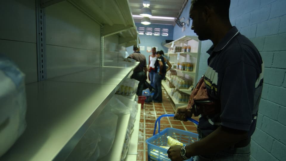 Las curunas en las butias da la Venezuela èn savens vidas. In um stat cun ses chanaster davant ina curuna vida.