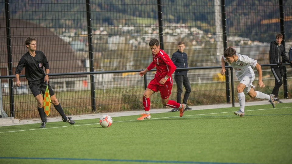 Fabrizio Cavegn en in duel cunter in giugader da Genevra.