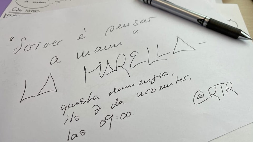 I,i,i, l'utschè fa pi-pi-pi – la Marella scriva