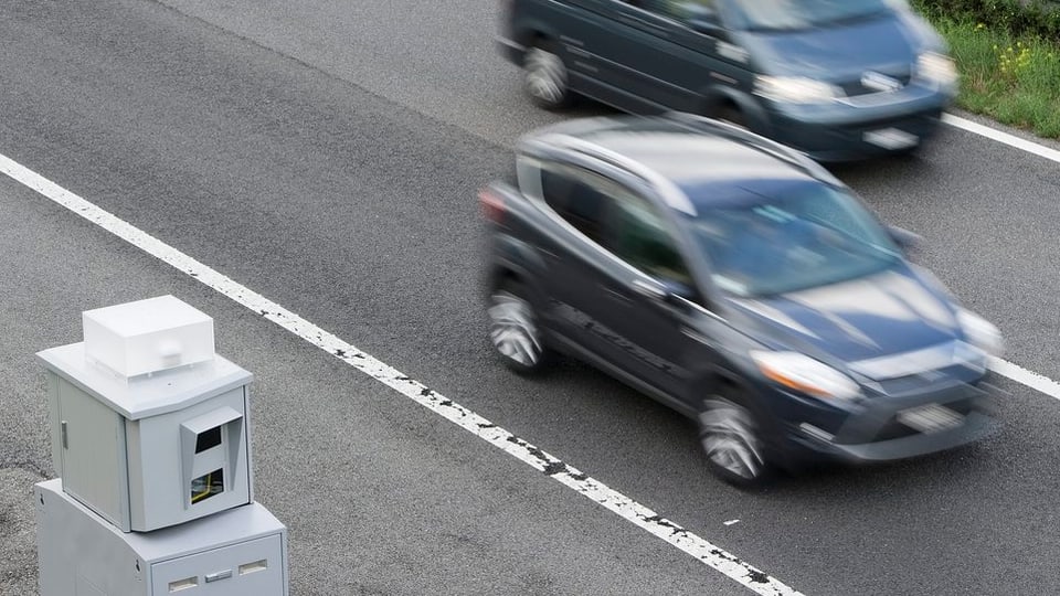 Ina mesiraziun da spertadad sin ina autostrada en Svizra. (maletg simbolic) 