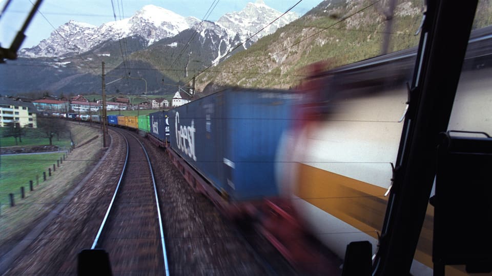 Tren da vitgira sin la lingia dal Gottard.
