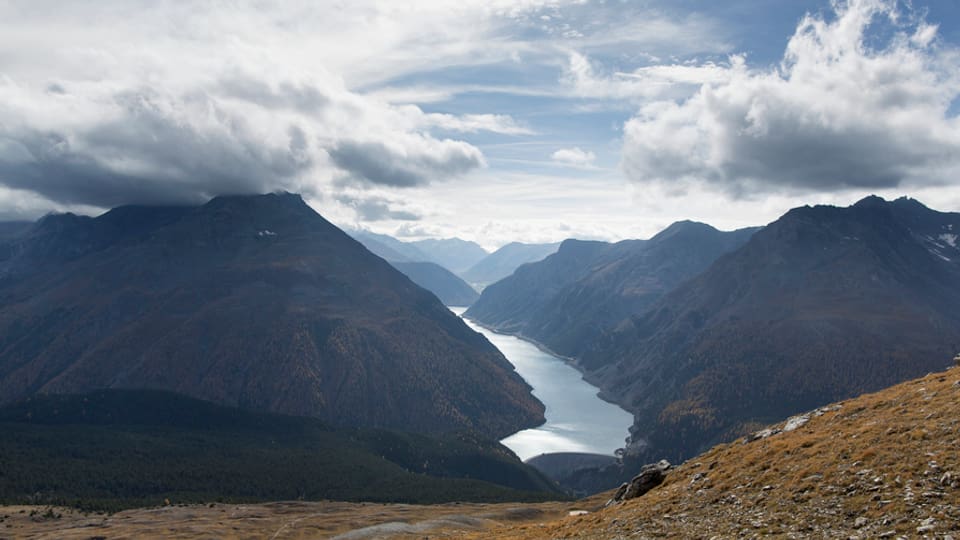 Ina vista sin il Lago di Livigno che tutga tar las Ouvras Electricas d'Engiadina.