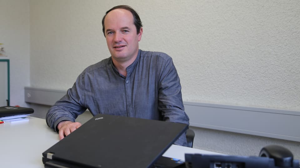 In purtret da Stefan Schmid il president da vischnanca da Val s. Pieder