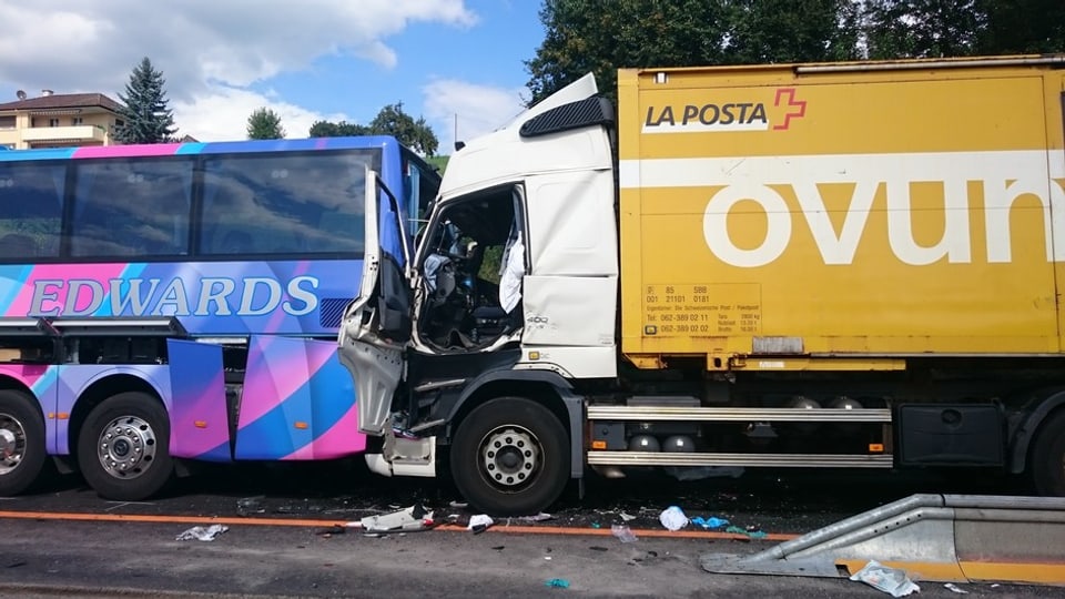 accident bus e camiun