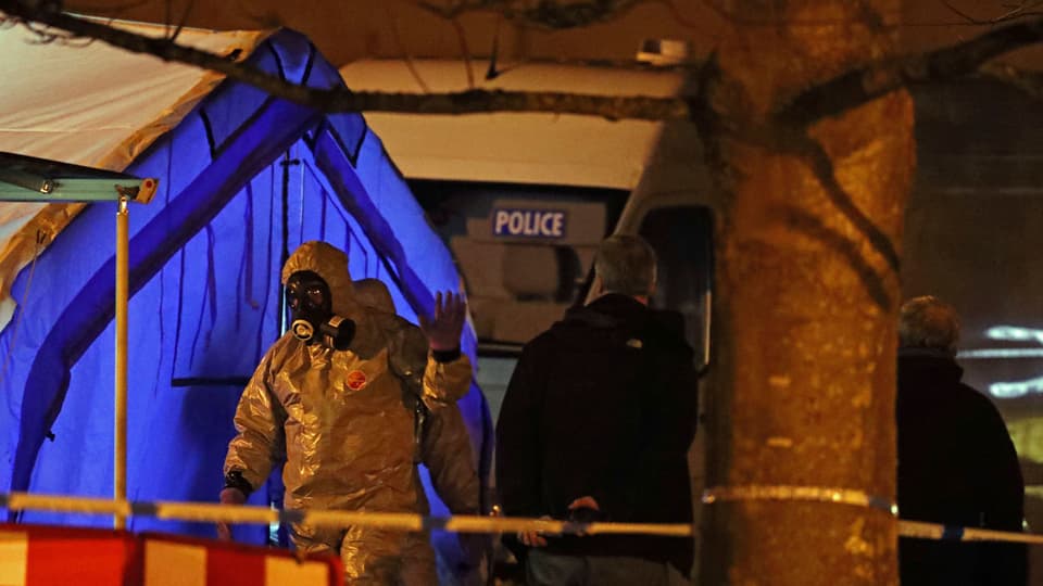 Policists en mondura da schurmetg al lieu da l'attatga.