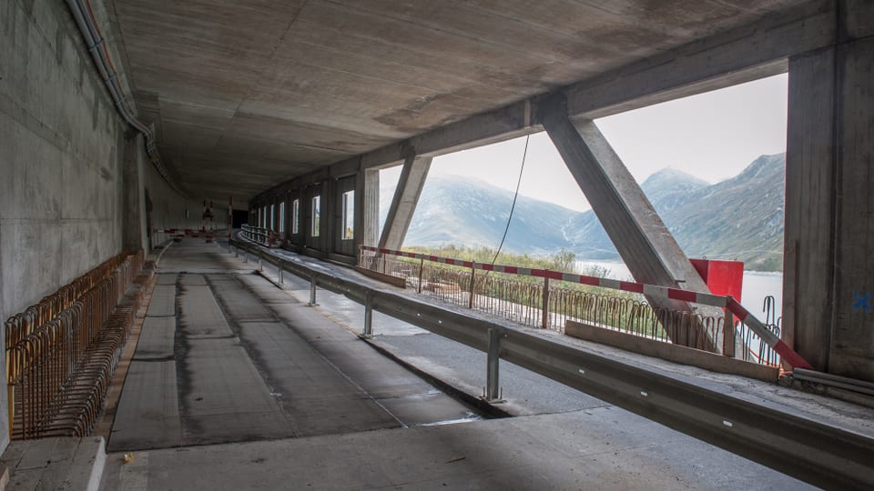 La punt ch'è integrada dapi 1971 en la prolungaziun da la galaria.