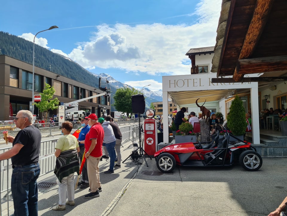 Dasper l'arrivada dal Tour de Suisse a Sedrun. 