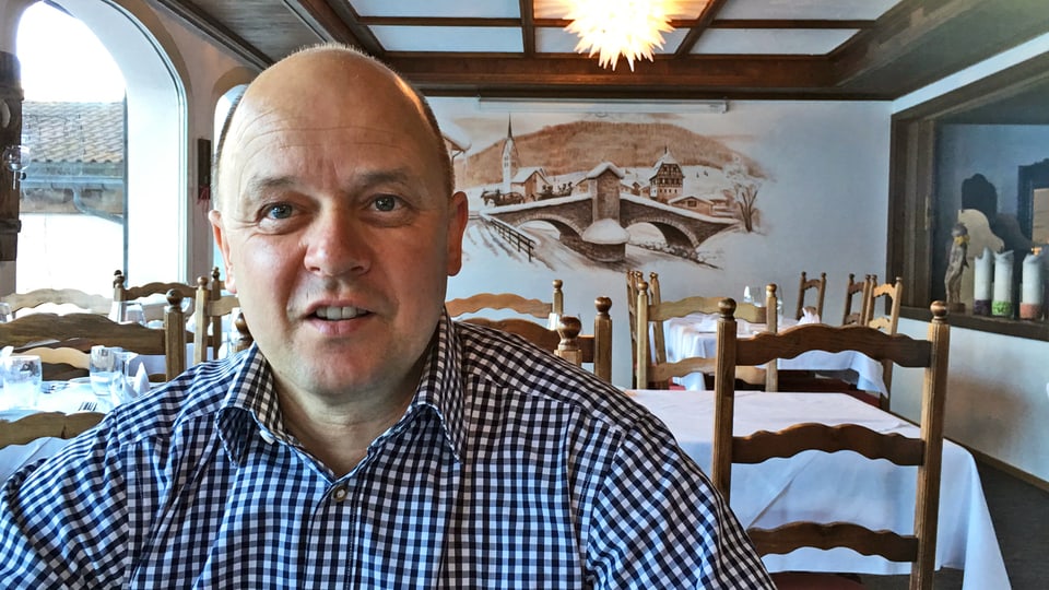 Florian Unterkalmsteiner en ses restaurant.