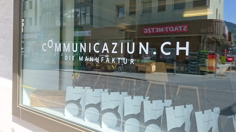 Nov num e nov logo per il giubileum da 10 onns communicaziun.ch.