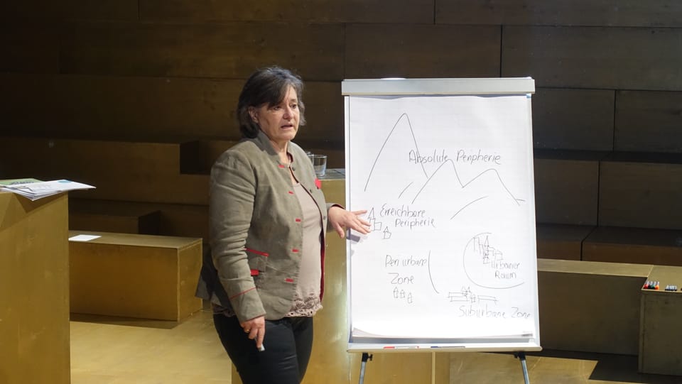 Gabriele Greussing è sviluppara communala en il Vorarlberg.