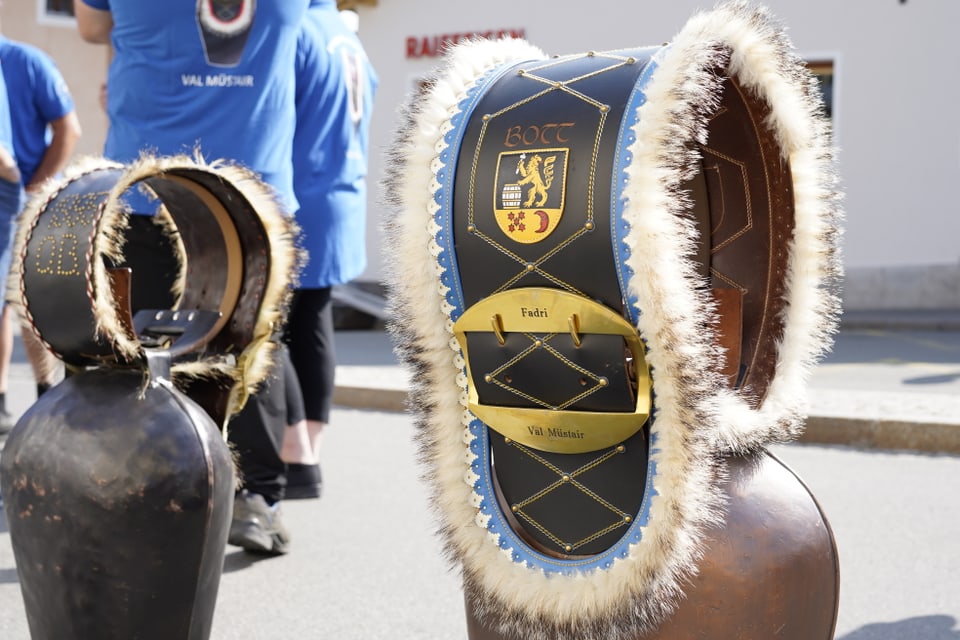 Der Festumzug am Bezirksgesangsfest in Müstair.