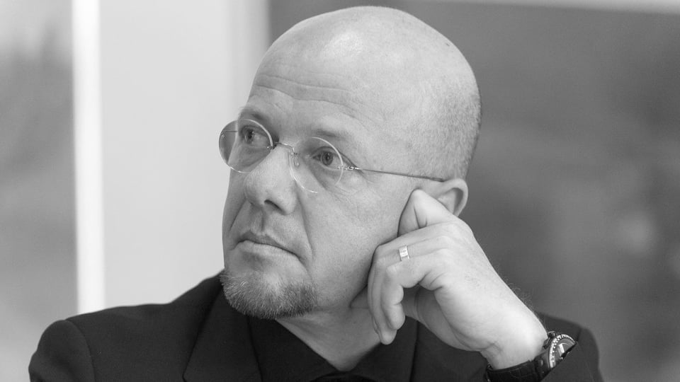 purtret da Olivier Gueniat, schef da la polizia criminala da Neuchâtel